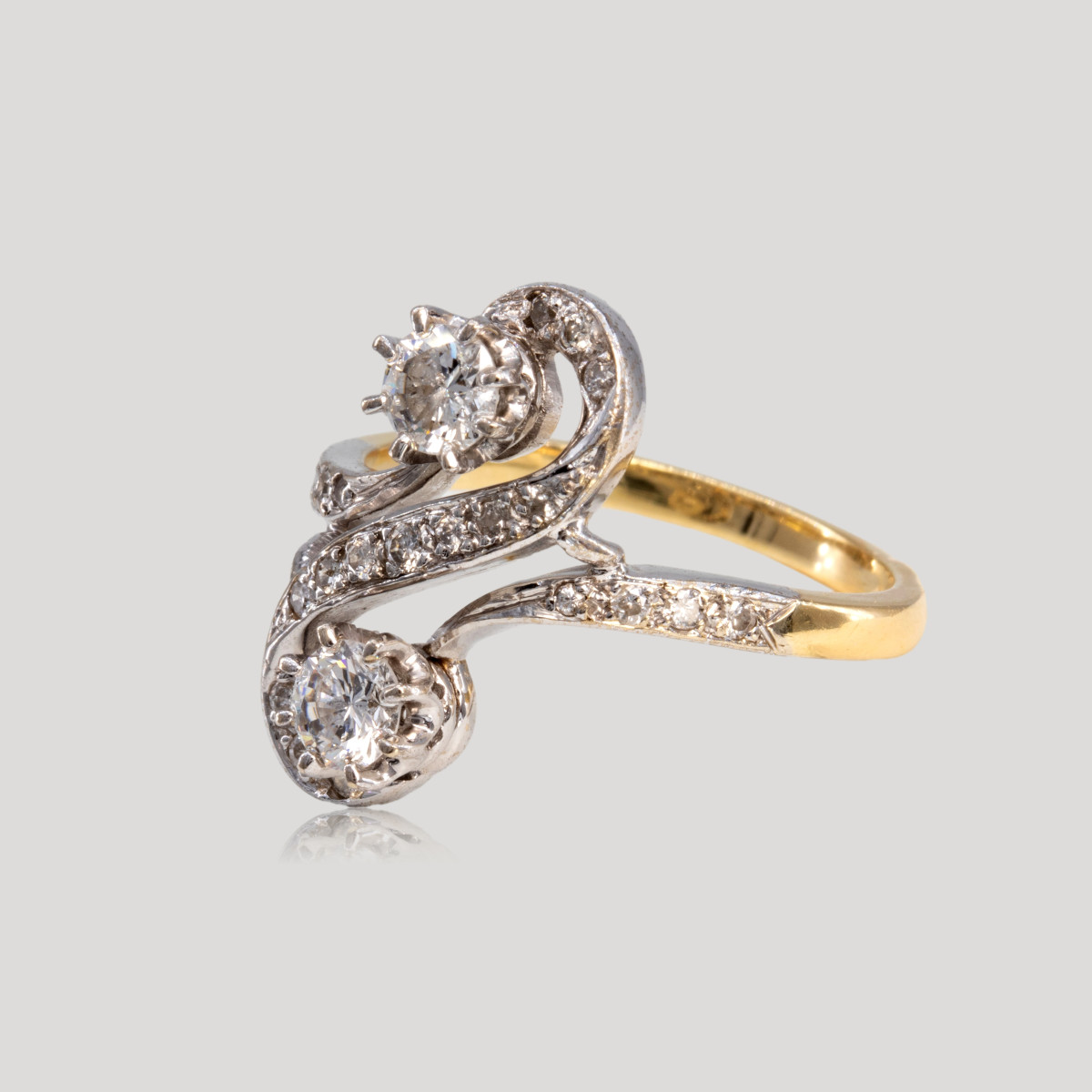 31800128-bague-s-double-chaton-diamants-jpg