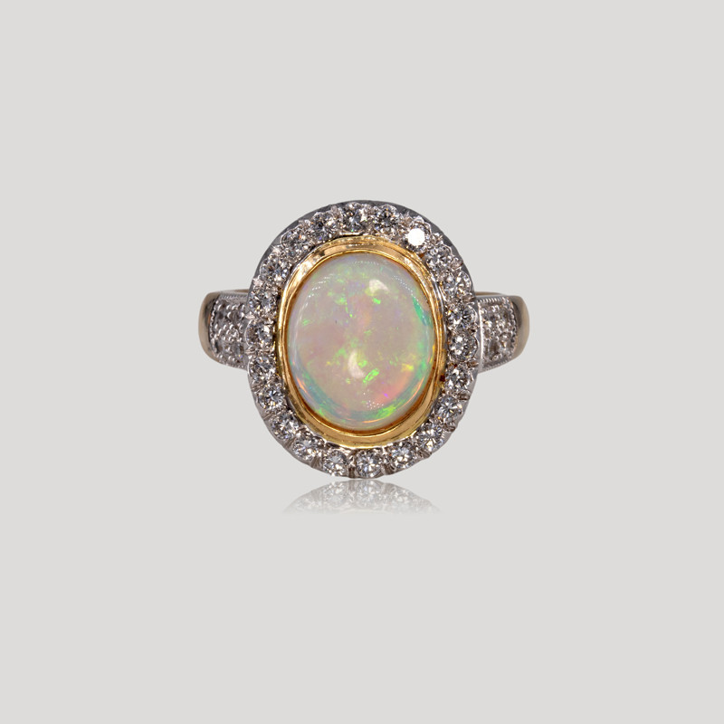 32600106-bague-opale-entourage-diamants