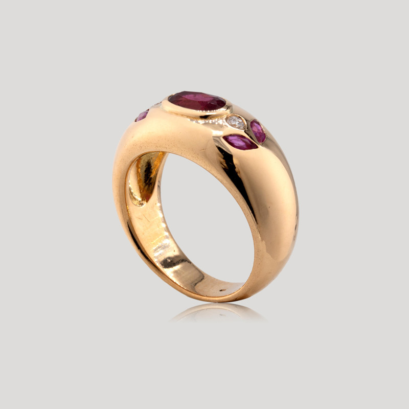 32700456-bague-rubis-navettes-et-ovale