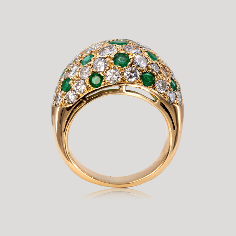 32700497-bague-dome-emeraude-et-diamants