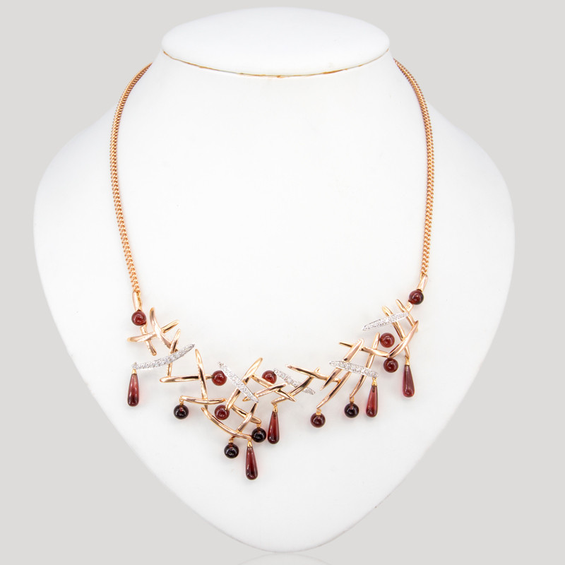 35700012-collier-or-rose-grenats-et-diamants