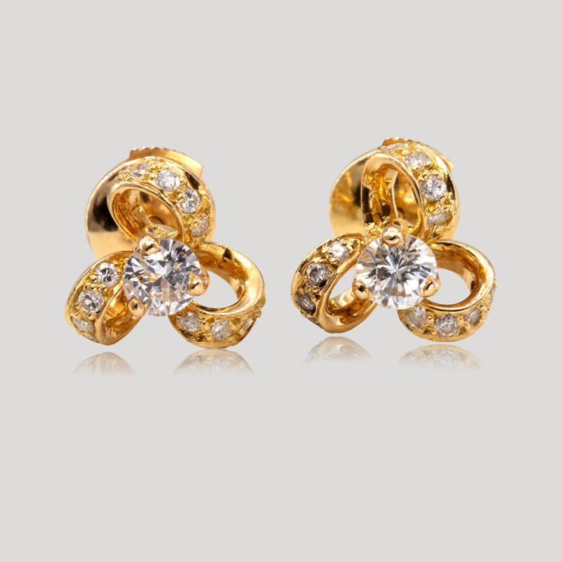 38200176-boucles-d-039-oreilles-trefles-or-diamants